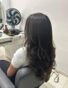 A Dayana Barros Concept une mais de 15 anos de experiência a um atendimento premium, focado em realçar sua beleza com técnica, cuidado e sofisticação. Oferecemos hidratação, corte, escova, mechas, coloração, unhas, cílios e depilação com produtos de alta qualidade e atenção personalizada. Estamos no bairoo de Vila Ema pertinho do Parque São Lucas, Vila Industrial, Vila Alpina e Vila Guarani, proporcionando conforto, confiança e resultados que elevam sua autoestima em cada visita.