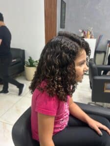 A Dayana Barros Concept une mais de 15 anos de experiência a um atendimento premium, focado em realçar sua beleza com técnica, cuidado e sofisticação. Oferecemos hidratação, corte, escova, mechas, coloração, unhas, cílios e depilação com produtos de alta qualidade e atenção personalizada. Estamos no bairoo de Vila Ema pertinho do Parque São Lucas, Vila Industrial, Vila Alpina e Vila Guarani, proporcionando conforto, confiança e resultados que elevam sua autoestima em cada visita.